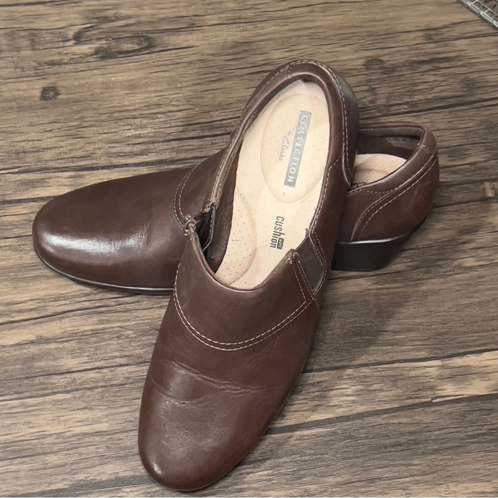 CLARKS Emslie Guide Pump Booties Women's Size 8 Shoes W Brown Leather Shooties.
